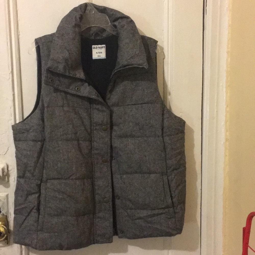 Grey puffer Vest, size XL | Old Navy